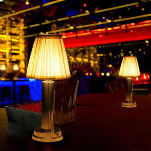 Lampe de table Retro™ by Eevero