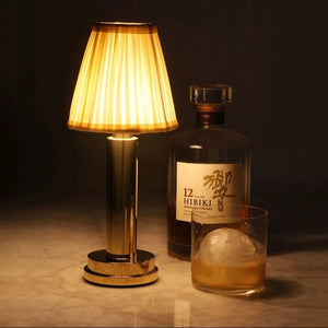 Lampe de table Retro™ by Eevero
